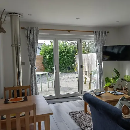 Olverstone Lodge, A Beautiful Cornish With Wood Burner & Garden アパート
